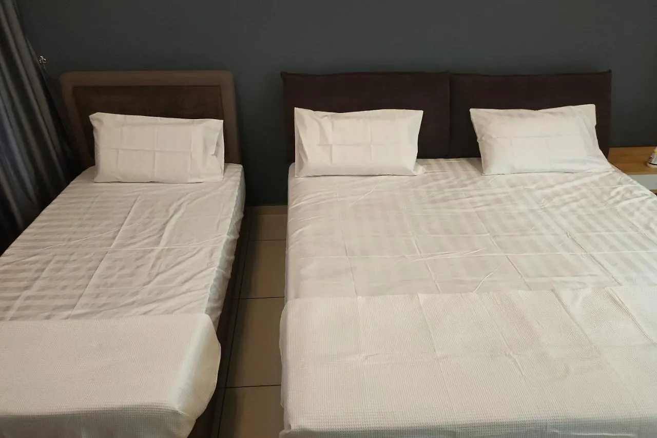 Oyo Home 90206 Parkland Residence Condominium Melaka 0*, 말라카