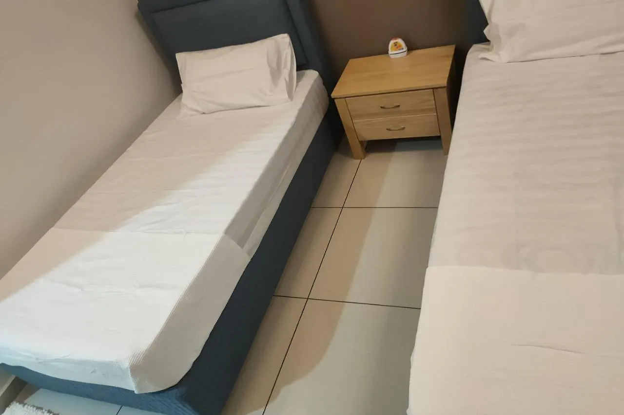 Oyo Home 90206 Parkland Residence Condominium Melaka 0*, 말라카 말레이시아